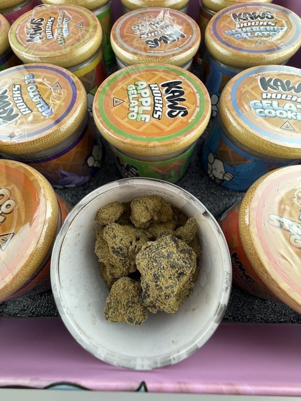 Kaws moon rocks - Image 2